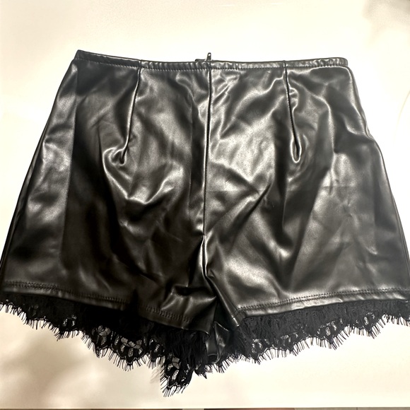 Windsor Pants - Windsor faux leather high rise shorts